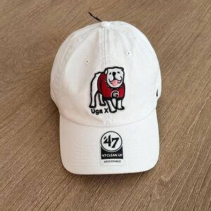 47 White University of a Georgia Bulldog Embroidered Cap